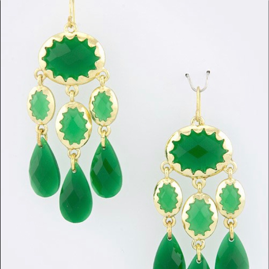 Emerald Isles Earrings Nwt 20$